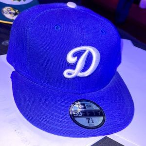 Never worn new era “D” LA dodgers hat size 7 1/4
